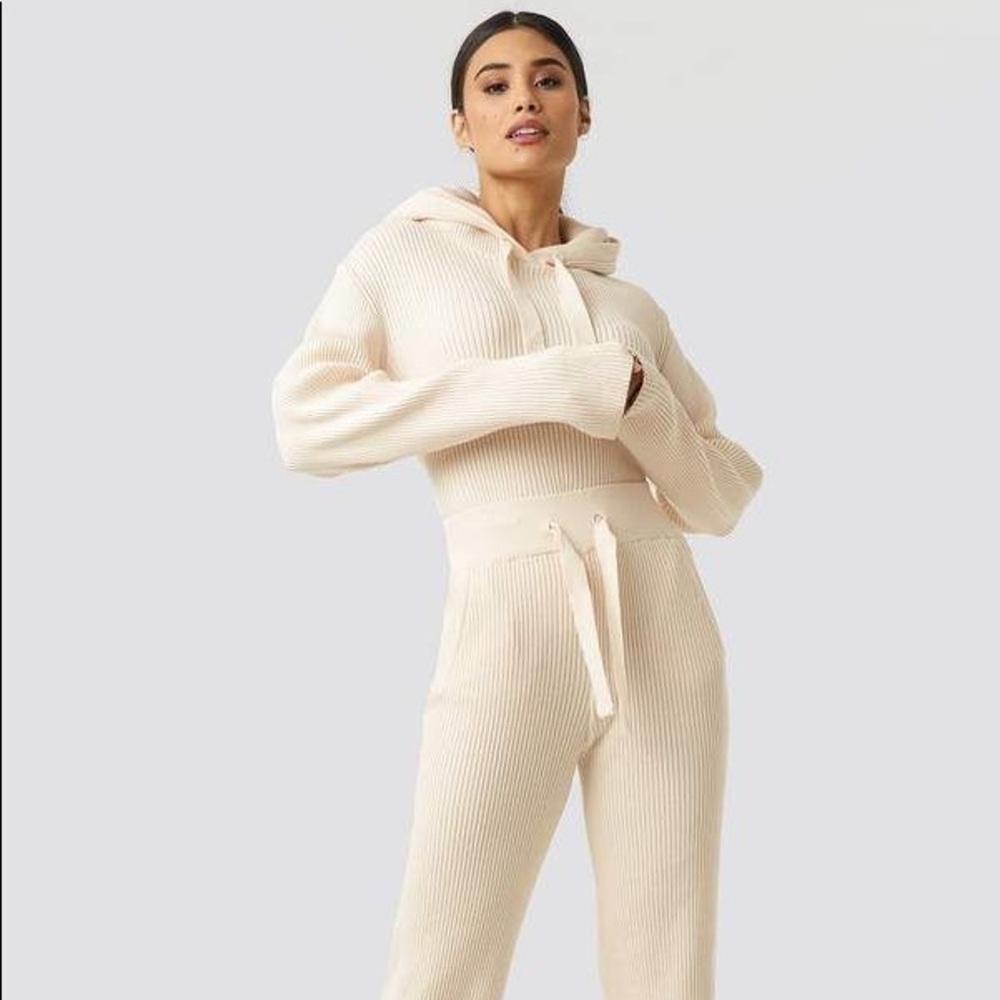 Hoodie & Pants SET by XLE